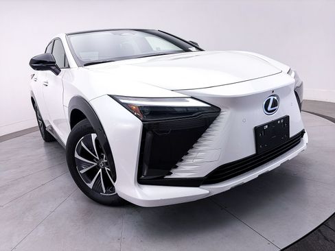 Used 2023 Lexus RZ 450e Premium w/ Technology Package AWD/4WD image 9