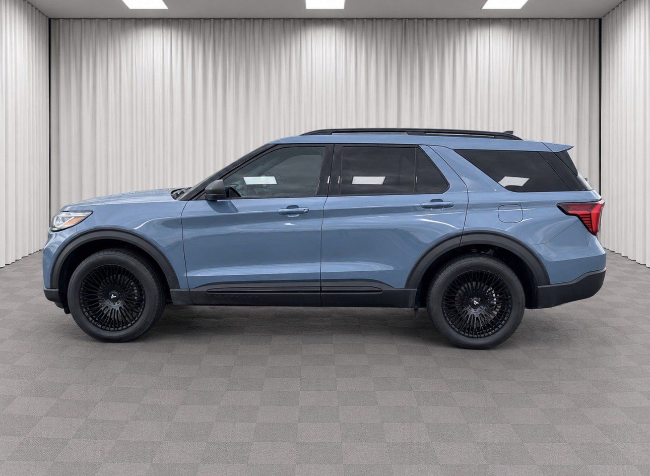 Used 2026 Ford Explorer Active AWD/4WD image 7