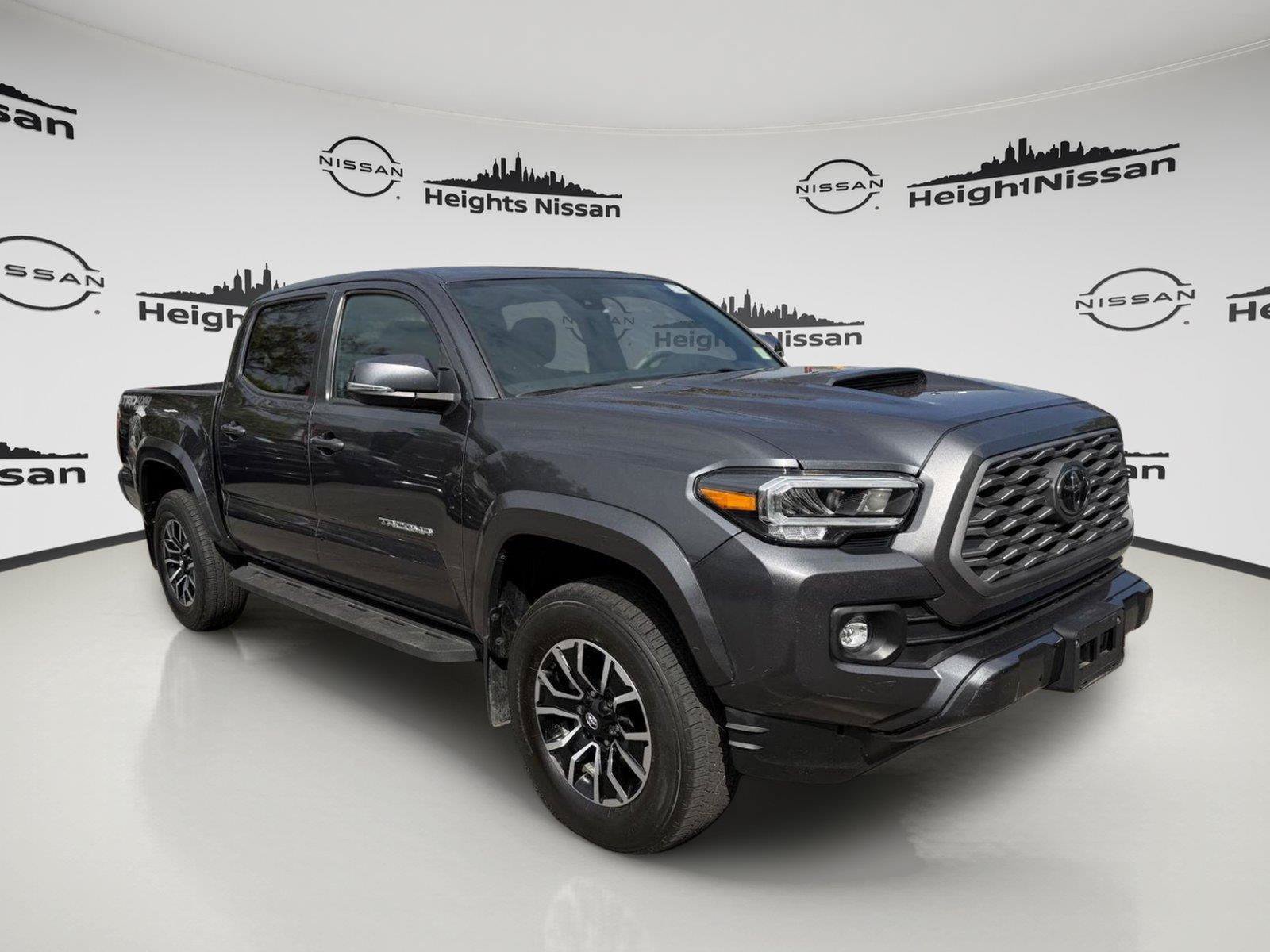 Used 2022 Toyota Tacoma TRD Sport AWD/4WD image 7