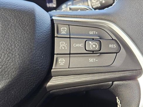 New 2025 Jeep Grand Cherokee L Laredo w/ Luxury Tech Group I RWD image 15
