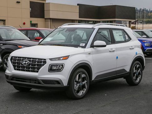Used 2026 Hyundai Venue SEL image 4