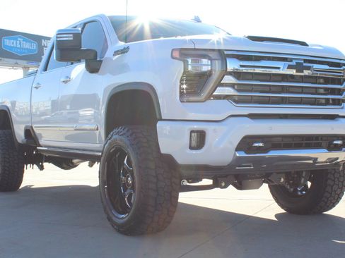 Used 2026 Chevrolet Silverado 3500 High Country w/ High Country Premium Package image 12