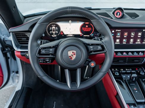 Used 2025 Porsche 911 Carrera GTS image 32