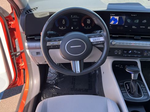 Certified 2025 Hyundai Kona SEL image 12