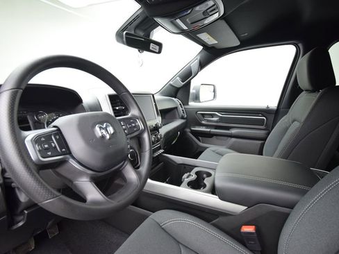 New 2026 RAM 1500 4x4 Crew Cab image 32