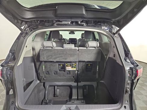 Used 2022 Toyota Sienna XLE w/ XLE Plus Package AWD/4WD image 35