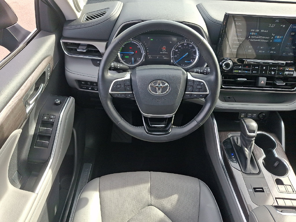 Certified 2022 Toyota Highlander Limited AWD/4WD image 11