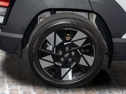 Used 2025 Hyundai Kona SEL image 41