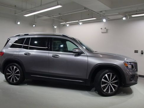 Used 2023 Mercedes-Benz GLB 250 4MATIC image 13