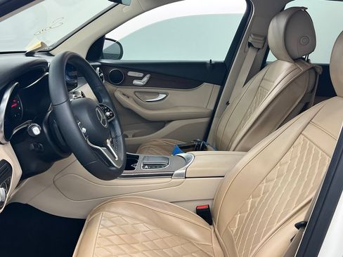Used 2022 Mercedes-Benz GLC 300 w/ Premium Package Lite image 9