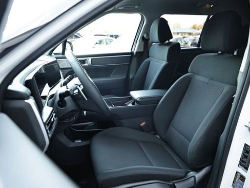 Used 2024 Hyundai Santa Fe SE image 19