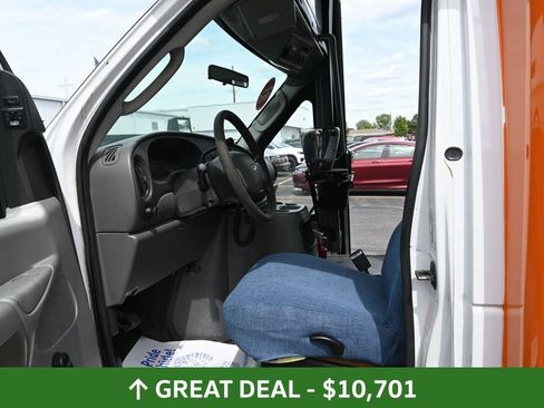 Used 2003 Ford E-450 and Econoline 450 RWD image 32