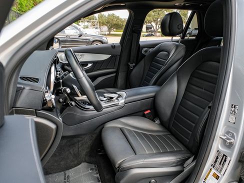 Used 2018 Mercedes-Benz GLC 43 AMG 4MATIC image 33