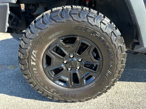 Used 2016 Jeep Wrangler Unlimited Sport image 10