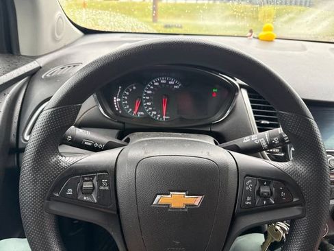 Used 2020 Chevrolet Trax LS w/ Tint and Cruise Package FWD image 6