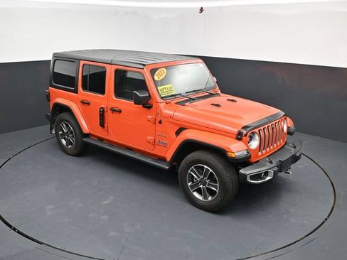 Used 2023 Jeep Wrangler Unlimited Sahara w/ LED Lighting Group AWD/4WD image 39