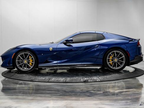 Used 2022 Ferrari 812 GTS RWD image 10