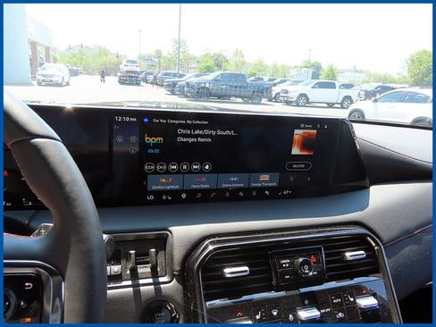 Used 2025 Nissan Armada PRO-4X AWD/4WD image 18