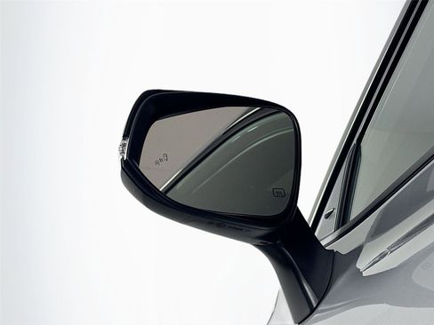 Certified 2025 Toyota Highlander XSE image 5