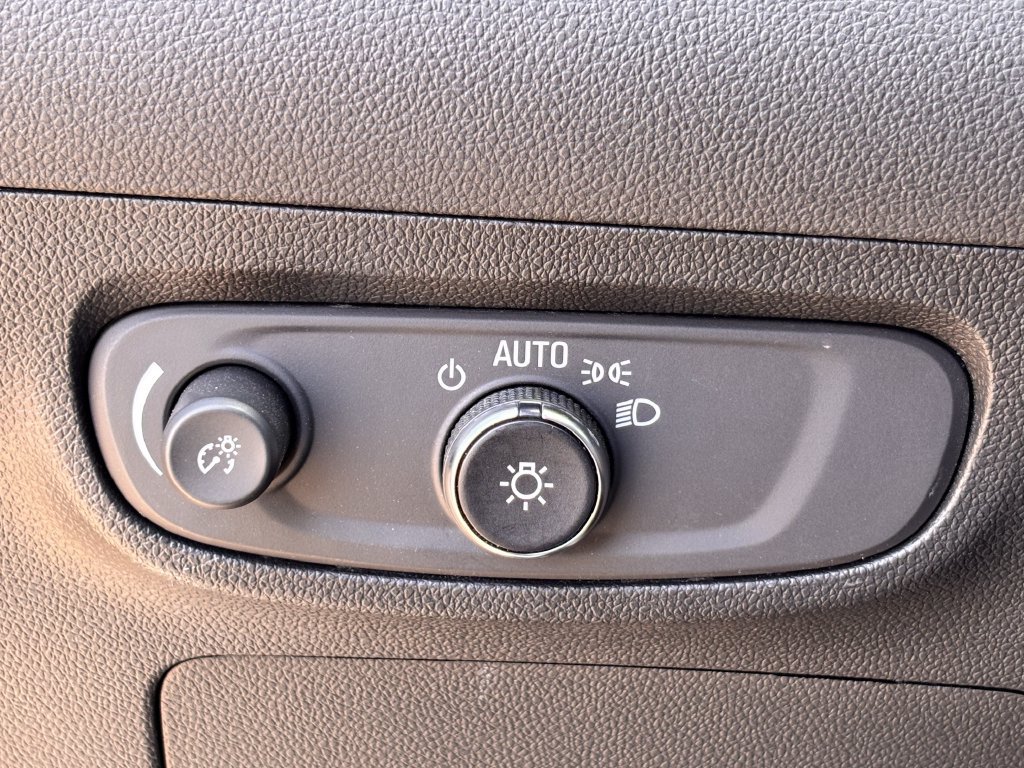 Used 2024 Buick Encore GX Sport Touring AWD/4WD image 20