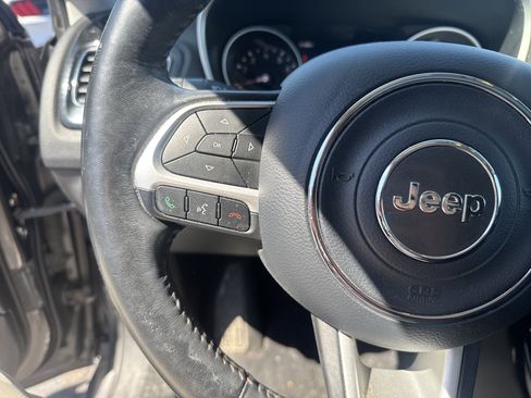 Used 2019 Jeep Compass Limited AWD/4WD image 18