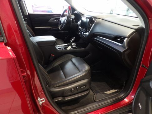 Used 2021 Chevrolet Traverse RS AWD/4WD image 28
