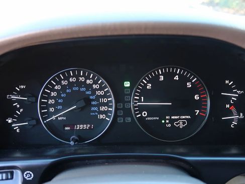 Used 2005 Lexus LX 470 4WD image 28