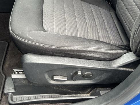 Used 2020 Ford Edge SE image 19