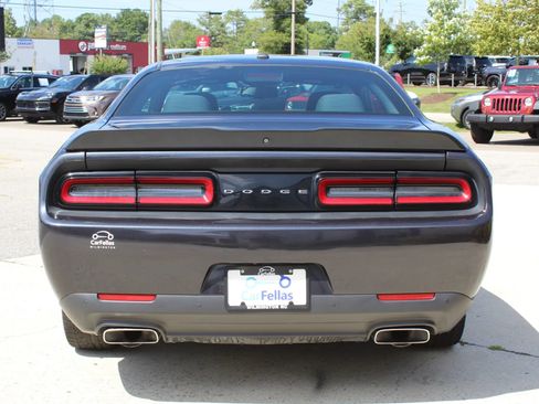 Used 2019 Dodge Challenger R/T w/ Driver Convenience Group RWD image 4