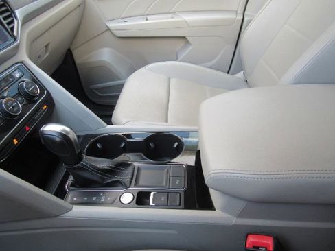 Used 2022 Volkswagen Atlas SE w/ Panoramic Sunroof Package image 43