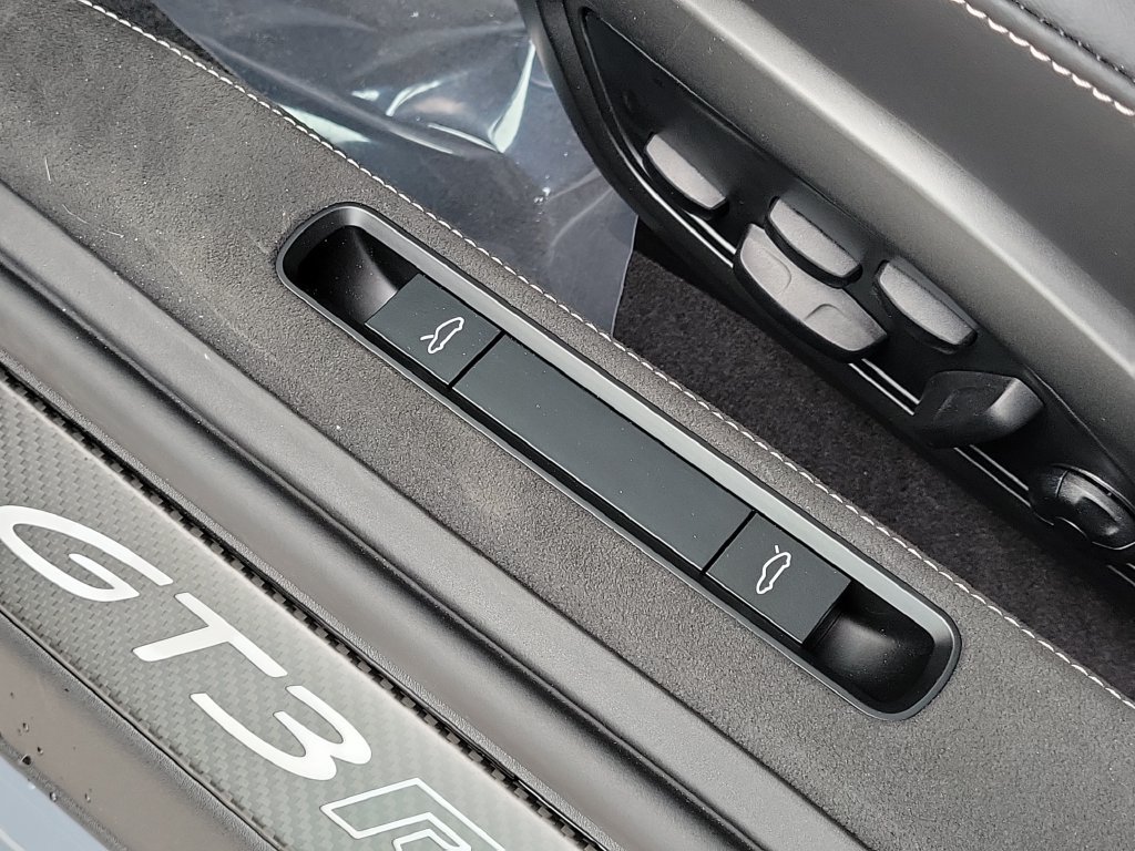 Certified 2025 Porsche 911 GT3 RS RWD image 27