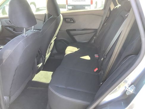 Used 2023 Nissan Rogue S image 10