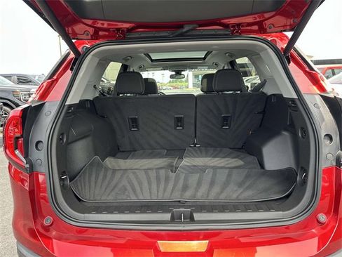 Used 2023 GMC Terrain SLE w/ Driver Convenience Package image 10