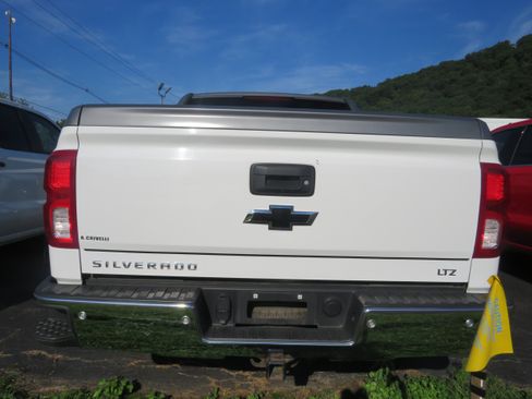 Used 2017 Chevrolet Silverado 1500 LTZ w/ High Desert Package AWD/4WD image 5
