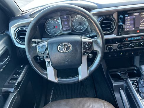 Used 2017 Toyota Tacoma Limited image 14