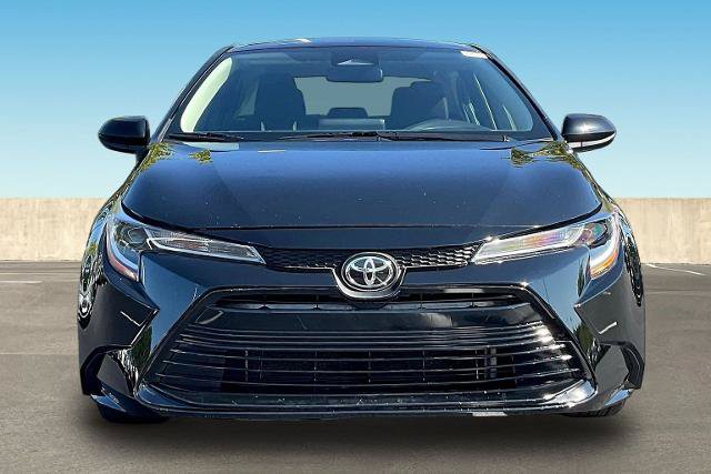 Used 2023 Toyota Corolla LE FWD image 2