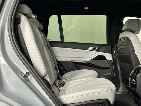 Used 2023 BMW X7 xDrive40i w/ M Sport Package AWD/4WD image 13