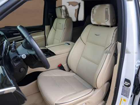 Certified 2023 Cadillac Escalade Premium Luxury w/ Performance Package AWD/4WD image 7