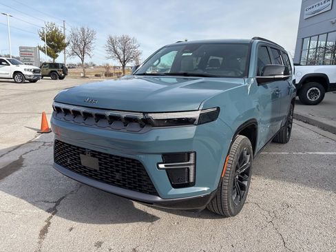 New 2026 Jeep Grand Wagoneer Summit AWD/4WD image 12