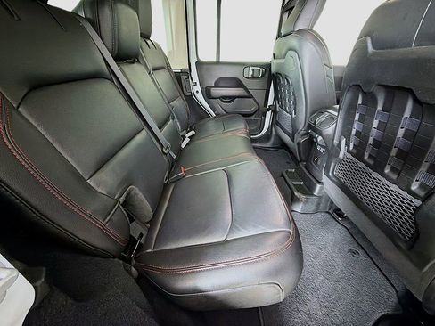 Used 2022 Jeep Wrangler Unlimited Rubicon w/ Cold Weather Group image 24