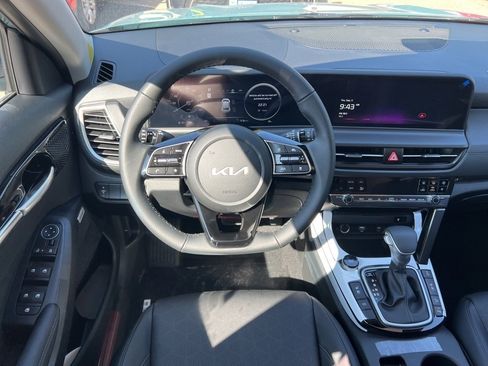 New 2026 Kia Seltos SX w/ SX Sunroof Package image 10