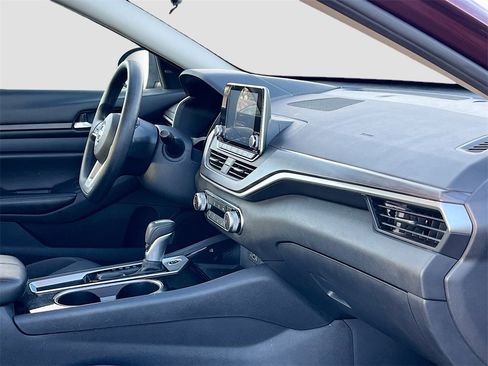 Used 2024 Nissan Altima 2.5 SV image 26