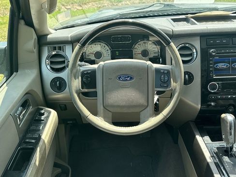 Used 2013 Ford Expedition Limited AWD/4WD image 25