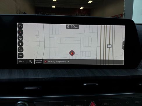 Used 2024 Kia Telluride EX w/ EX Captain's Chair Package FWD image 36