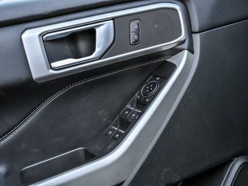 Used 2023 Ford Explorer XLT w/ Equipment Group 202A image 12