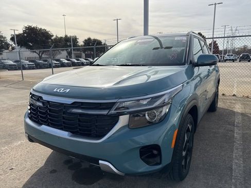 Certified 2024 Kia Seltos EX image 1