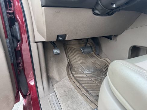 Used 2014 Chrysler Town & Country Touring-L w/ Driver Convenience Group FWD image 20