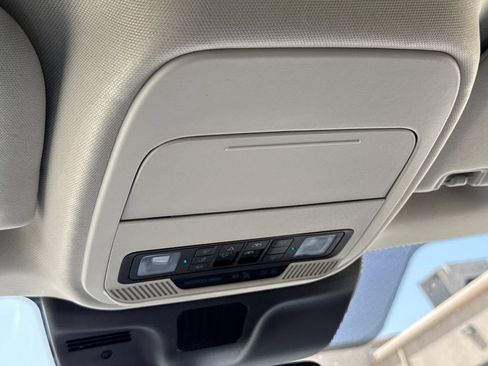 Used 2025 Ford Expedition Platinum AWD/4WD image 25