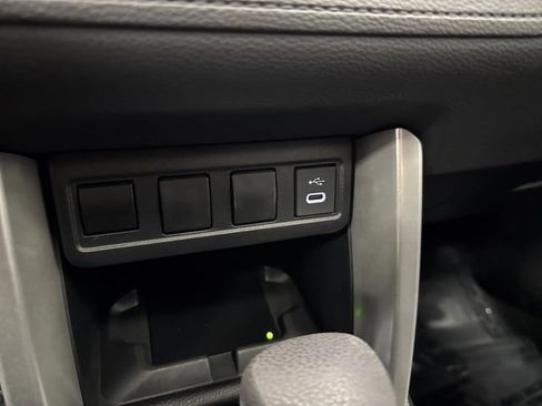 Used 2024 Toyota Corolla Cross SE image 21