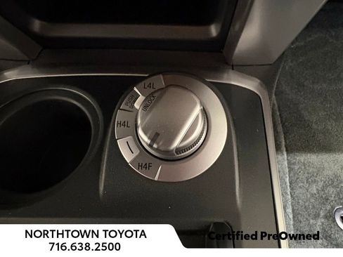 Used 2016 Toyota 4Runner Limited image 30